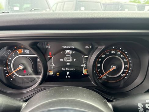 New 2026 Jeep Wrangler Unlimited Sahara AWD/4WD image 11