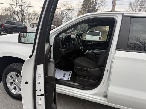 Used 2025 Chevrolet Silverado 1500 LT image 11