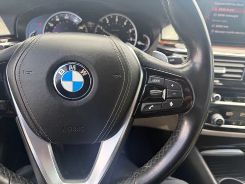 Used 2019 BMW 530i w/ Convenience Package RWD image 20