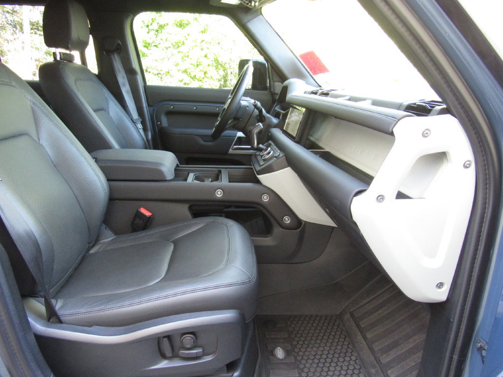 Used 2024 Land Rover Defender 110 S AWD/4WD image 18
