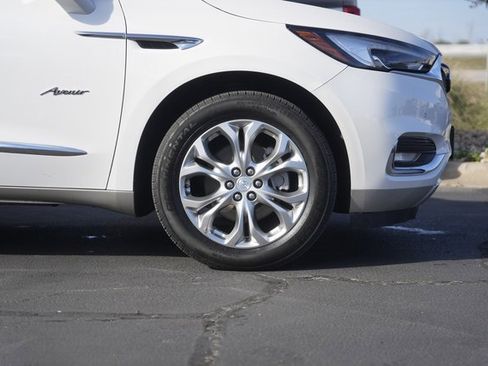 Used 2018 Buick Enclave Avenir w/ Avenir Technology Package image 4