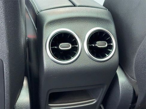 Used 2020 Mercedes-Benz GLB 250 w/ Premium Package image 42