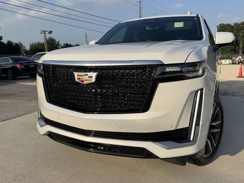 Used 2022 Cadillac Escalade Premium Luxury w/ Performance Package AWD/4WD image 17