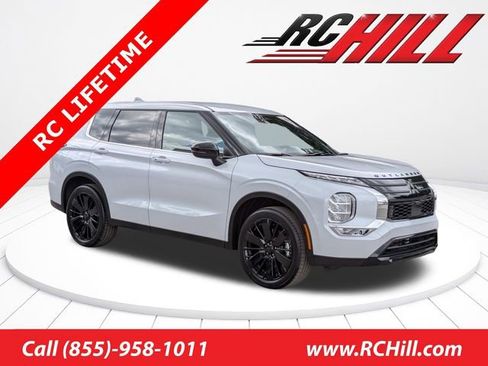 New 2026 Mitsubishi Outlander SE FWD image 1