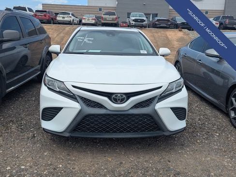 Used 2020 Toyota Camry SE w/ Audio Package FWD image 2