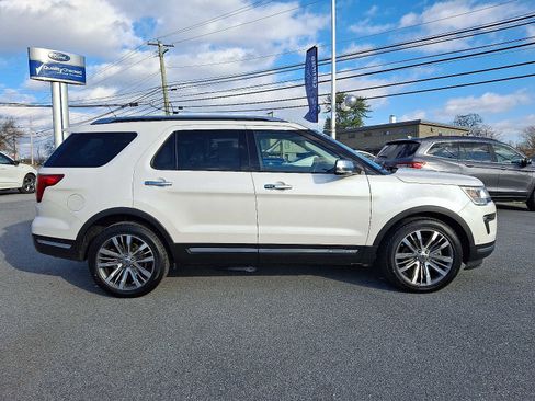 Certified 2018 Ford Explorer Platinum image 7