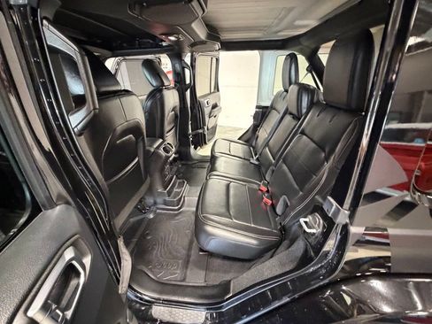 Used 2018 Jeep Wrangler Unlimited Sahara w/ Dual Top Group AWD/4WD image 59