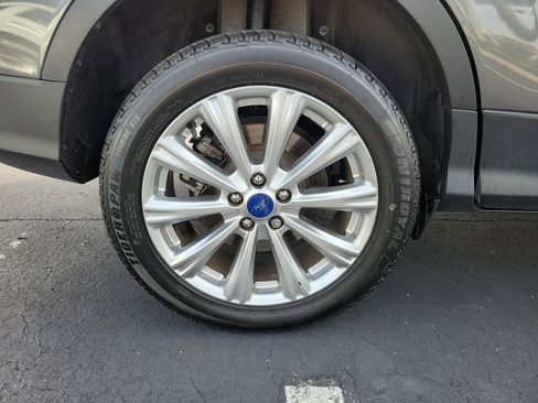 Used 2017 Ford Escape Titanium AWD/4WD image 5