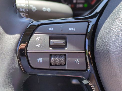 Used 2025 Honda CR-V EX-L image 17