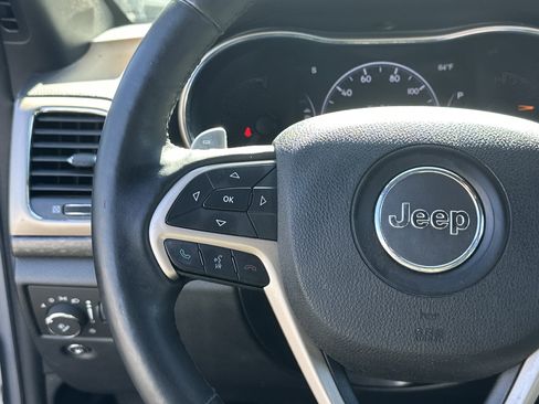 Used 2016 Jeep Grand Cherokee Laredo image 26
