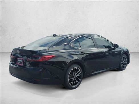 Used 2026 Toyota Camry XLE FWD image 5