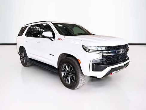 Used 2022 Chevrolet Tahoe Z71 w/ Luxury Package image 3