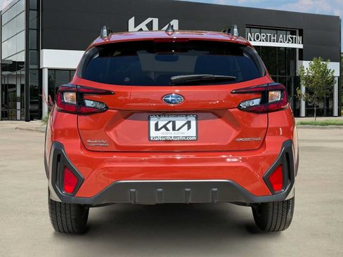 Used 2024 Subaru Crosstrek 2.0i Premium w/ Crosstrek Mirror Package AWD/4WD image 3