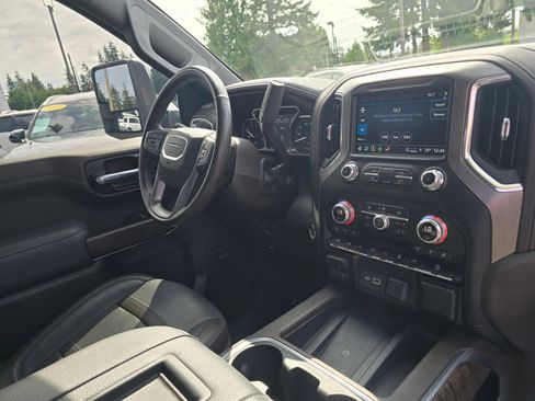 Used 2021 GMC Sierra 1500 Denali w/ Driver Alert Package II AWD/4WD image 10
