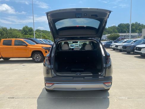 Used 2025 Hyundai Tucson Limited AWD/4WD image 18