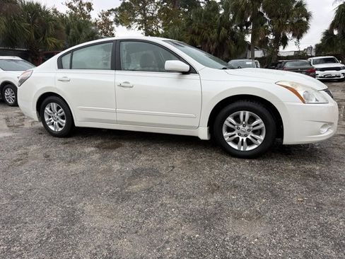 Used 2010 Nissan Altima 2.5 S w/ Convenience Pkg image 3