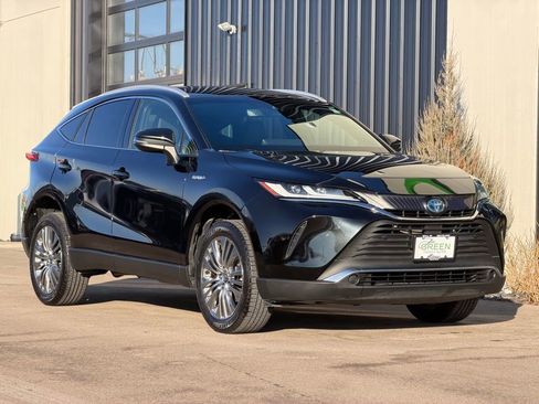 Used 2021 Toyota Venza XLE w/ Softex Package image 4