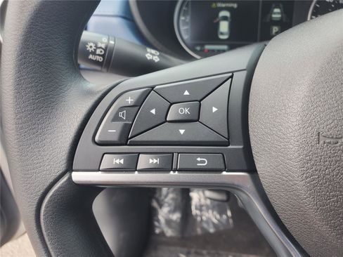 New 2025 Nissan Versa SV w/ Trunk Package FWD image 17