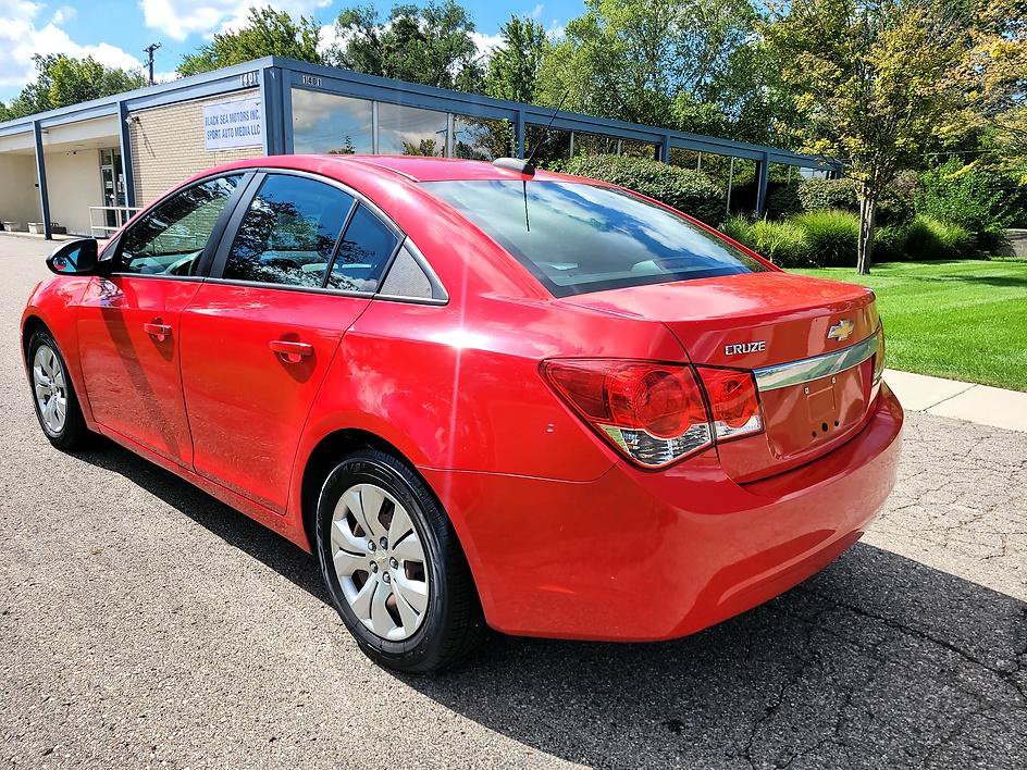 Used 2016 Chevrolet Cruze LS FWD image 5