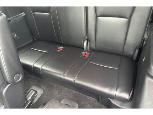 Used 2024 Toyota Highlander XLE image 17