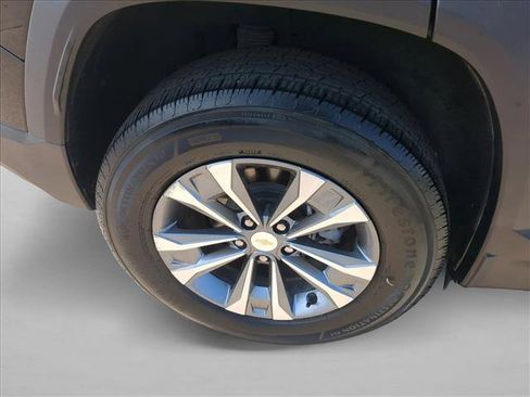 Used 2025 Chevrolet Equinox LT FWD image 22