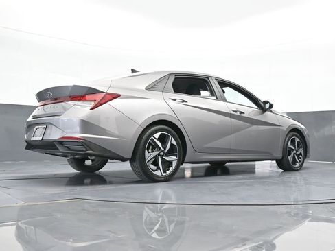 Used 2023 Hyundai Elantra SEL w/ Convenience Package image 57