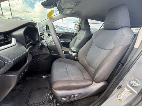 Used 2025 Toyota RAV4 XLE AWD/4WD image 13