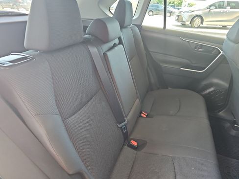Used 2022 Toyota RAV4 LE FWD image 19