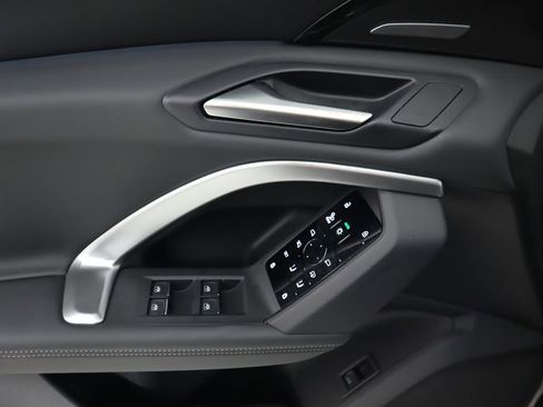 Used 2025 Audi Q5 2.0T Premium Plus w/ Premium Plus image 26