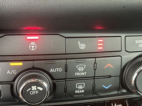 Used 2022 Dodge Durango GT image 25