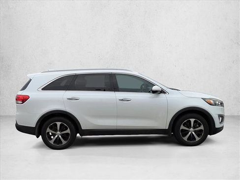 Used 2017 Kia Sorento EX w/ EX Premium Package image 4