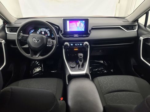 Used 2025 Toyota RAV4 XLE image 22