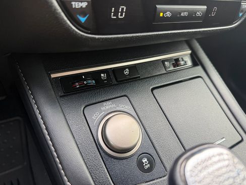 Used 2016 Lexus ES 350 w/ Navigation System Package FWD image 29