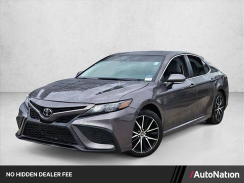 Used 2024 Toyota Camry SE FWD image 1