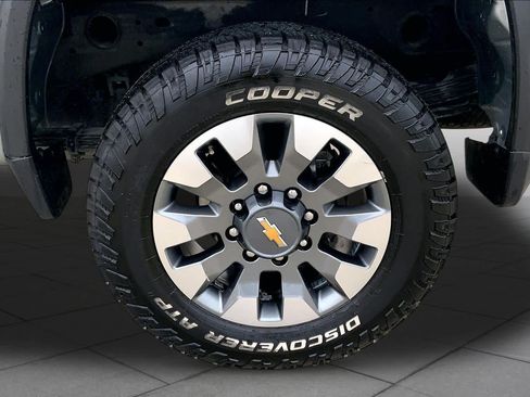Used 2024 Chevrolet Silverado 2500 Custom w/ Custom Value Package AWD/4WD image 11