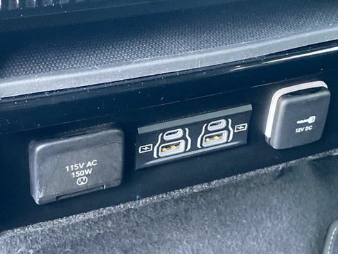 Used 2024 Jeep Wagoneer Series II w/ Flexible Seating Group RWD image 21