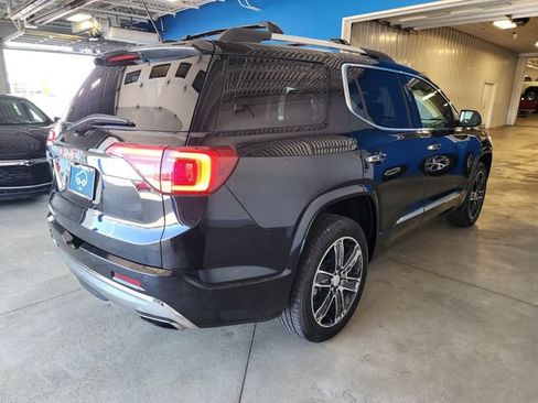 Used 2019 GMC Acadia Denali w/ Technology Package FWD image 4