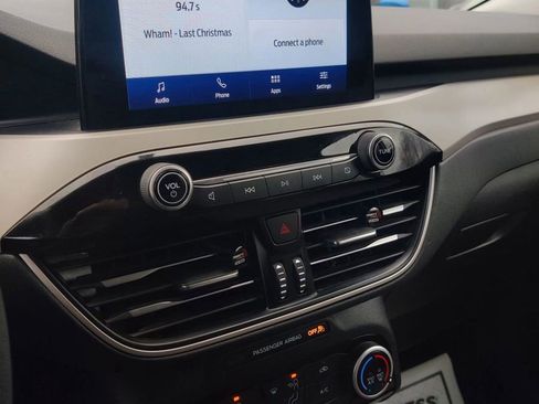 Used 2021 Ford Escape SE image 24