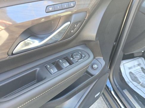 Used 2024 GMC Terrain Denali w/ Black Diamond Edition image 20