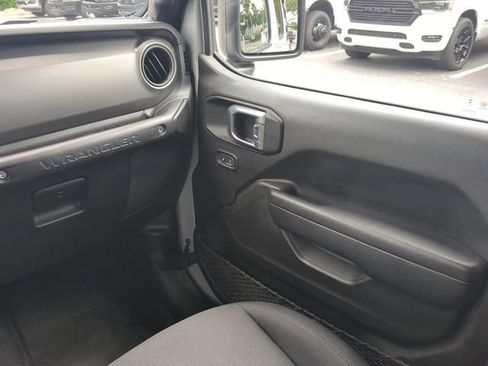 Used 2023 Jeep Wrangler Unlimited Sport AWD/4WD image 18