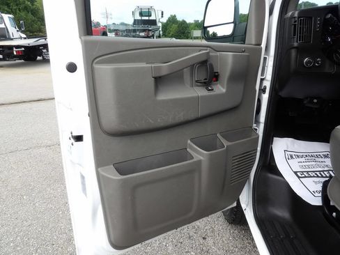 Used 2022 Chevrolet Express 2500 w/ Driver Convenience Package RWD image 14