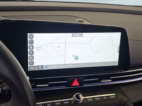 Certified 2024 Hyundai Elantra SEL w/ Convenience Package FWD image 18