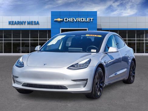 Used 2018 Tesla Model 3 Long Range RWD image 3