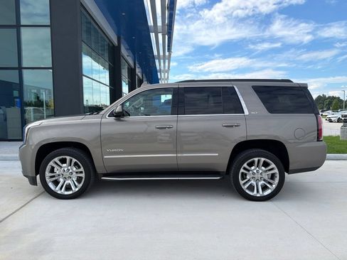 Used 2019 GMC Yukon SLT w/ Premium Edition RWD image 7