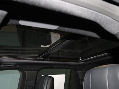 New 2026 Lincoln Navigator Reserve AWD/4WD image 18