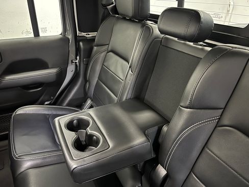 Used 2022 Jeep Gladiator Overland w/ Popular Equipment Package image 15