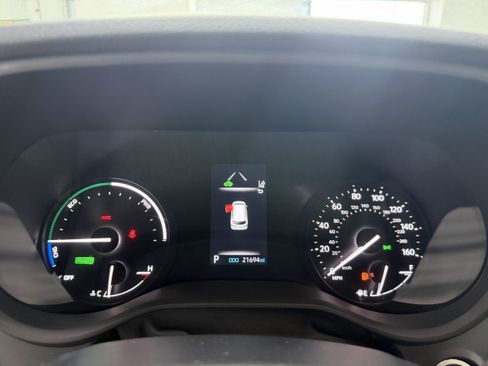 Used 2023 Toyota Sienna XSE AWD/4WD image 21