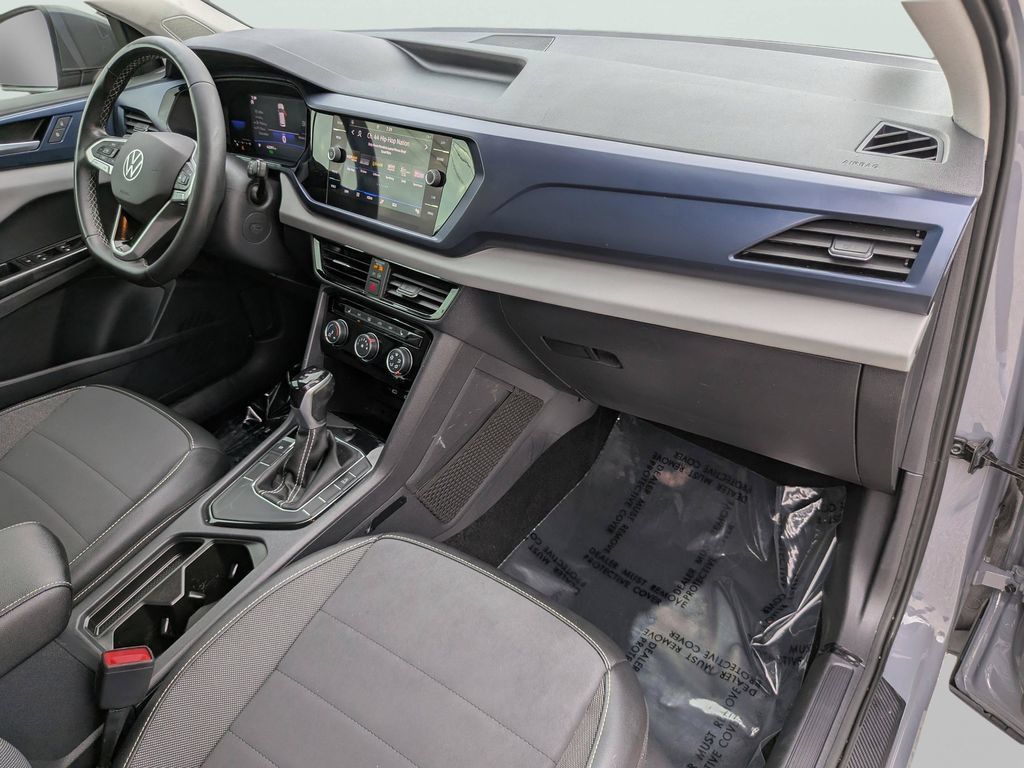 Certified 2023 Volkswagen Taos SE FWD image 11