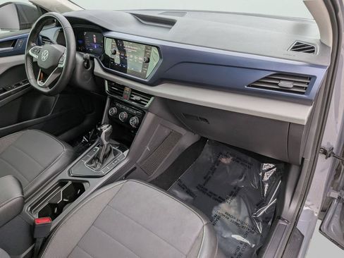 Certified 2023 Volkswagen Taos SE FWD image 11