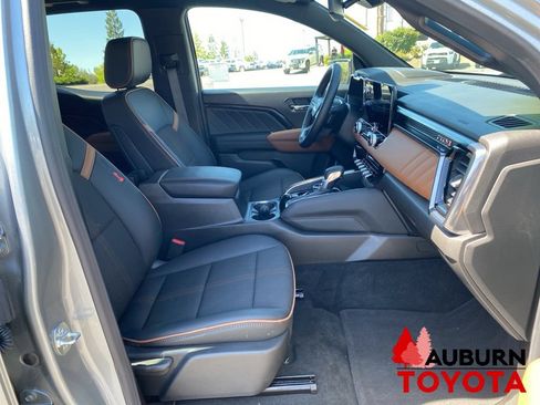 Used 2025 GMC Canyon AT4 AWD/4WD image 16